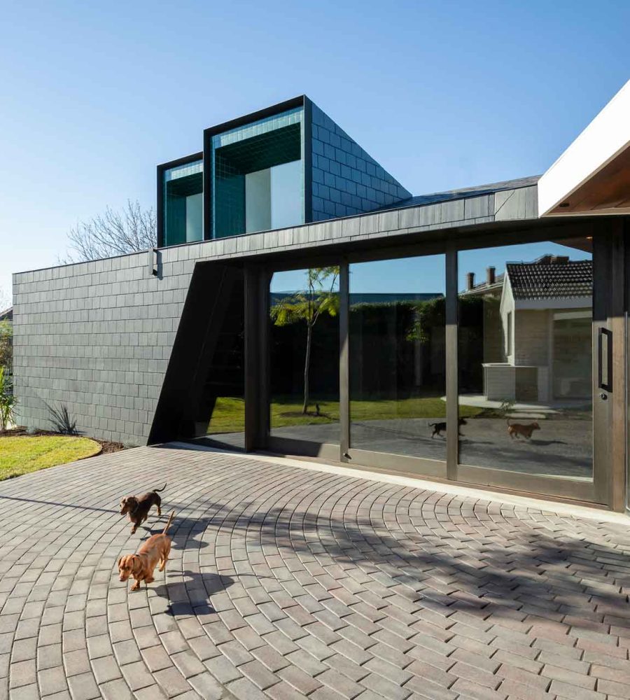 architectural-house-exterior-7HVDWWS-web.jpg